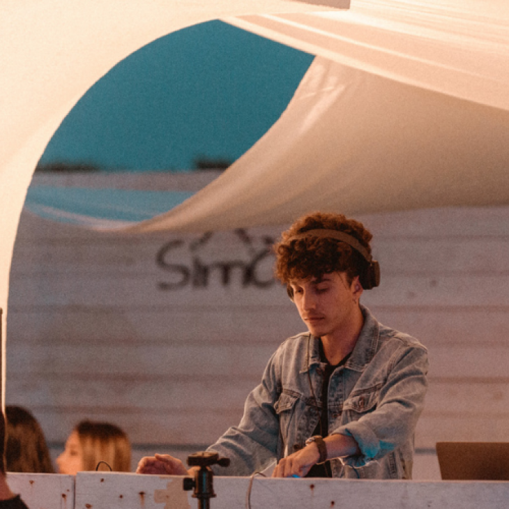 DISCOVERY SARDINIA RADIO SPECIAL W/ GIGI CARBINI JETLAG MIX