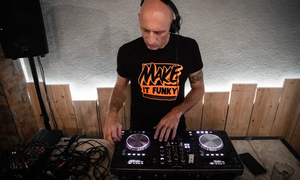 DISCOVERY SARDINIA RADIO RESIDENTS W/ FRANCESCO BOTTEGHI ELECTROSOULJAZZ MIX