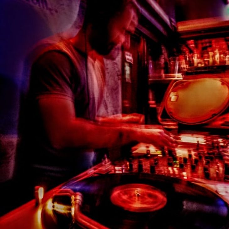 VINYL DIGGERS HOUSE W/ FRANCESCO OLIVA – CLASSIC HOUSE SELECTION #1 –