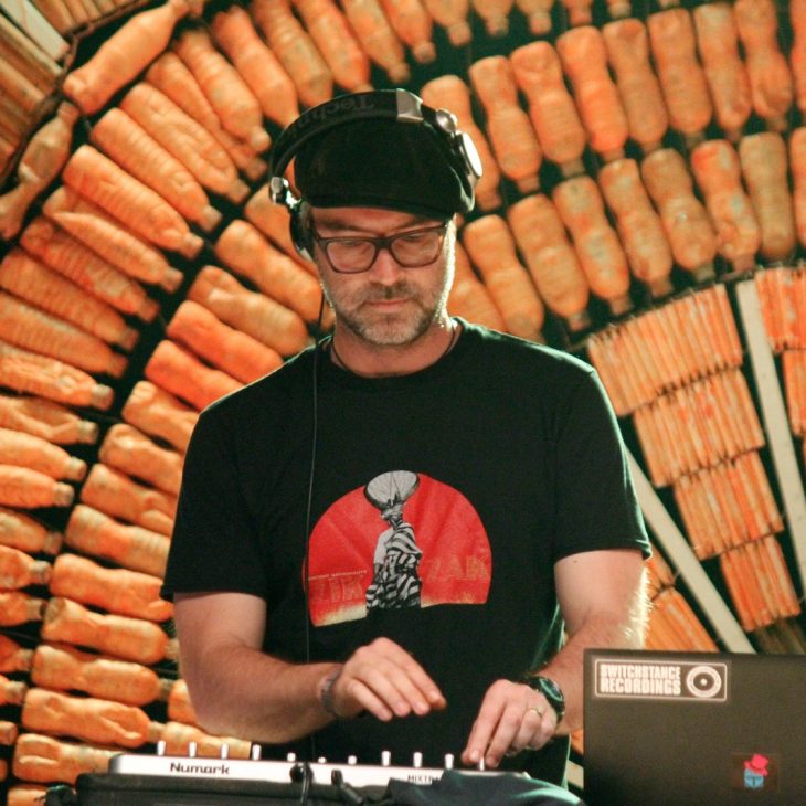 DISCOVERY SARDINIA RADIO SPECIAL W/ TOM STRAUCH – SWITCHSTANCE RECORDINGS MIX