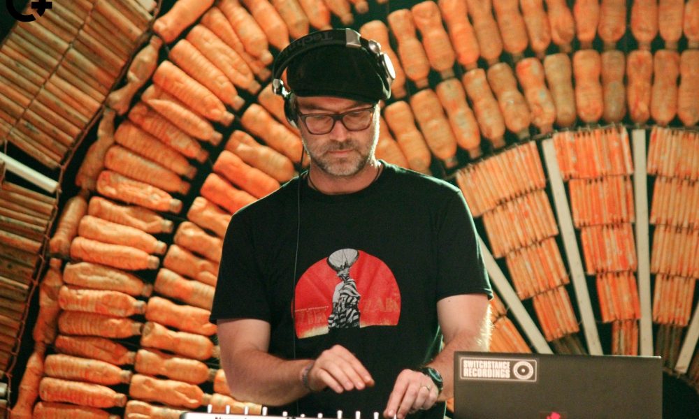 DISCOVERY SARDINIA RADIO SPECIAL W/ TOM STRAUCH – SWITCHSTANCE RECORDINGS MIX